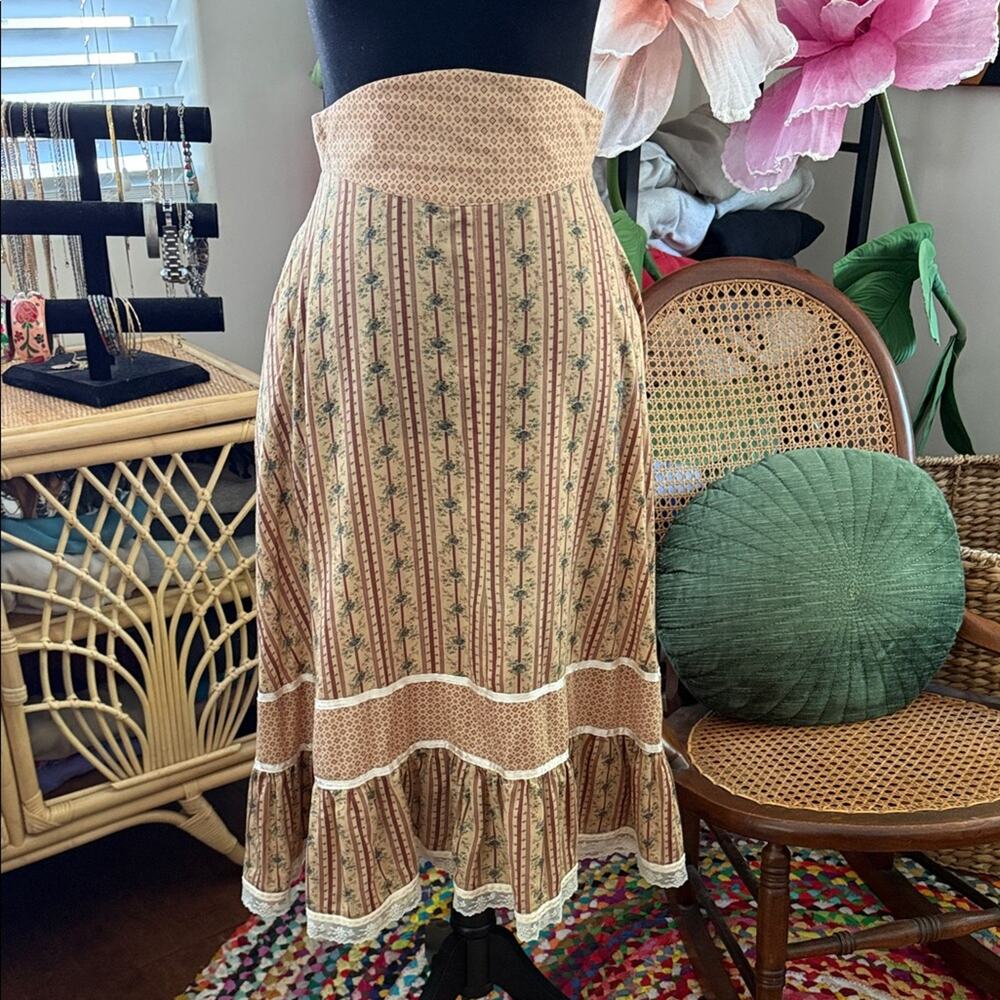 Vintage Unbranded High Waist Floral Lace Trim Boho Midi Peasant Skirt